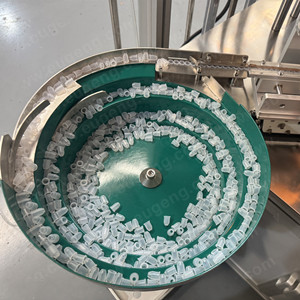 Lip gloss filling machine 3